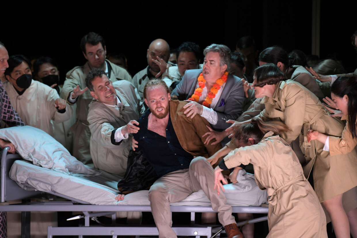 Iain MacNeil (Odysseus) und Yves Saelens (Teiresias) in Dallapiccolas „Ulisse“ an der Oper Frankfurt