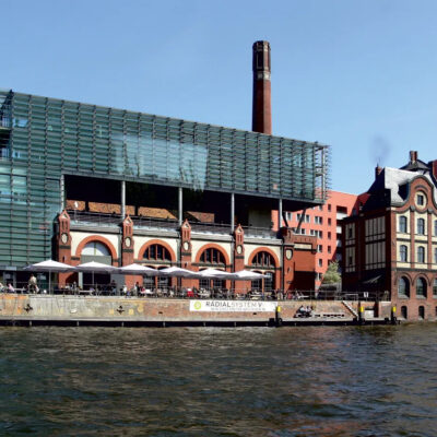 Lädt zu Experimenten ein: das Radialsystem in Berlin