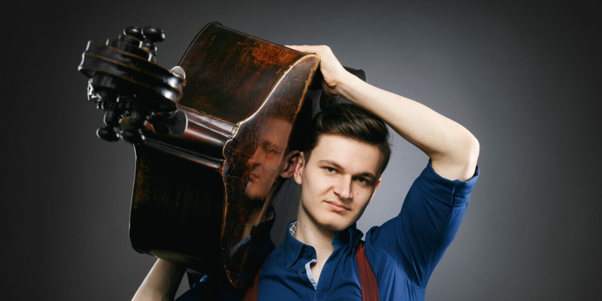 Kontrabassist Dominik Wagner wird zwei Evergreens seines Fachs interpretieren