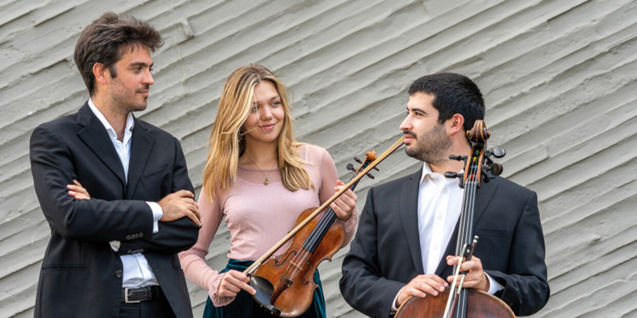 Spielt Trios und Duette von Amy Beach: das Orelon Klaviertrio