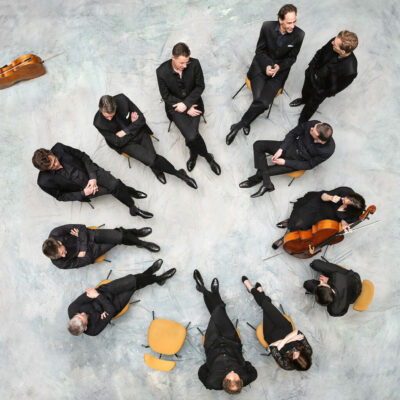 Fröhliche Runde zum runden Geburtstag: die 12 Cellisten der Berliner Philharmoniker