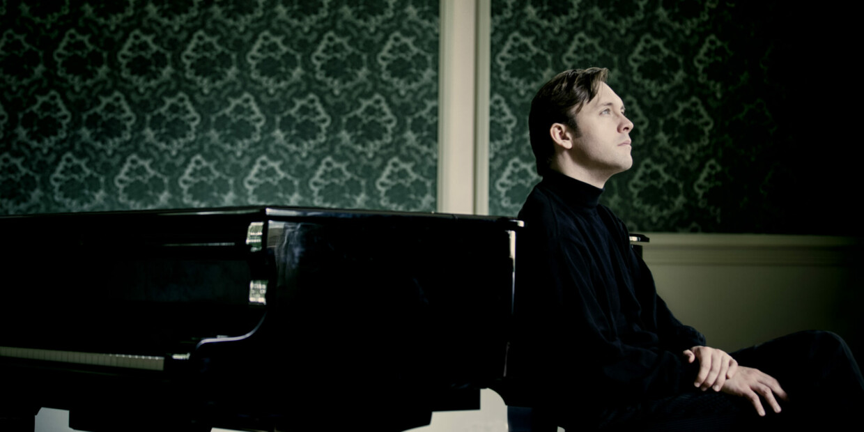 Pianist Florian Uhlig wird für seine Schumann-Gesamtaufnahme mit dem OPUS KLASSIK in der Kategorie „Editorische Leistung“ gekürt