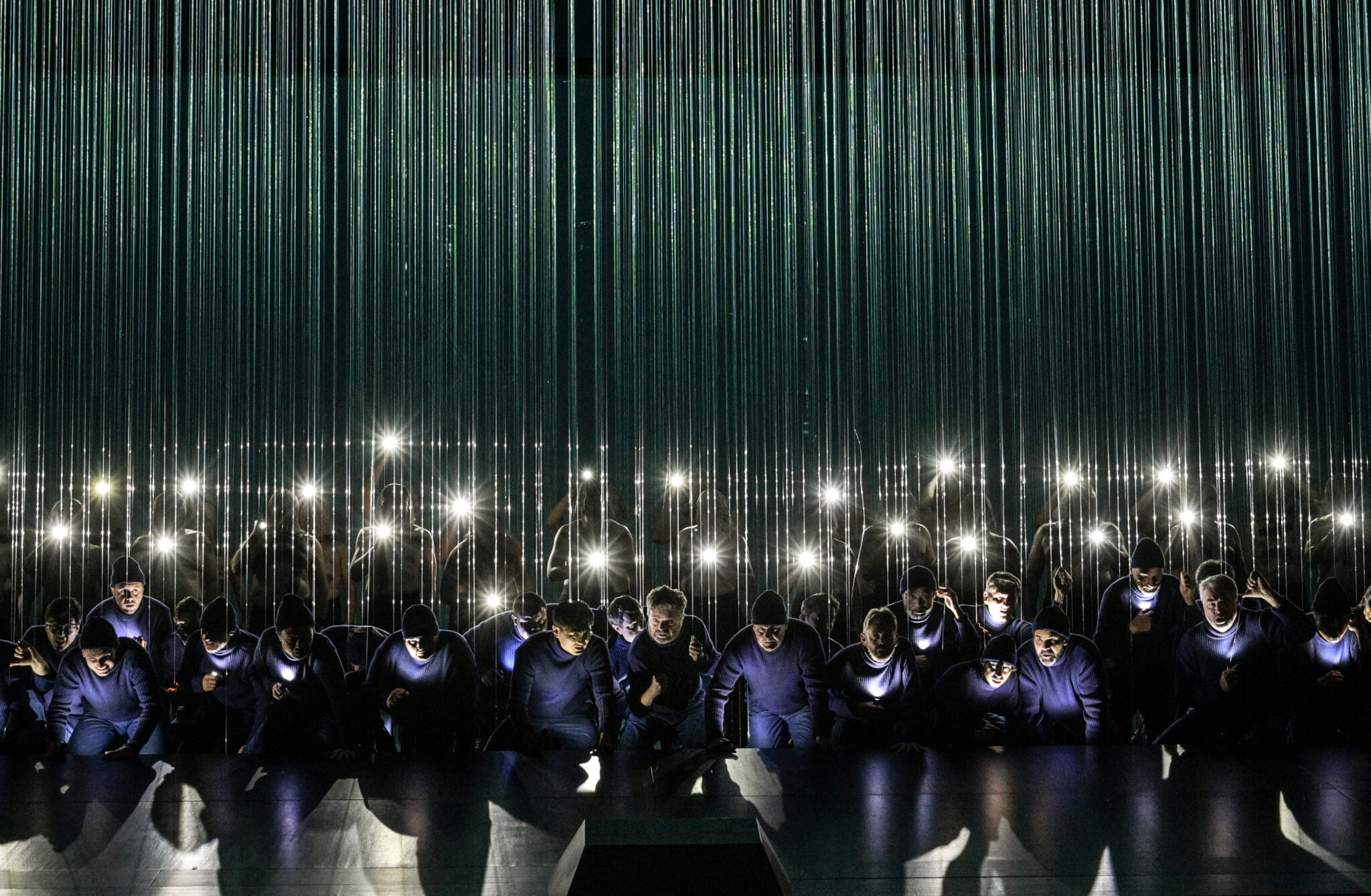 Szenenbild aus „Der fliegende Holländer“ an der Staatsoper Hamburg