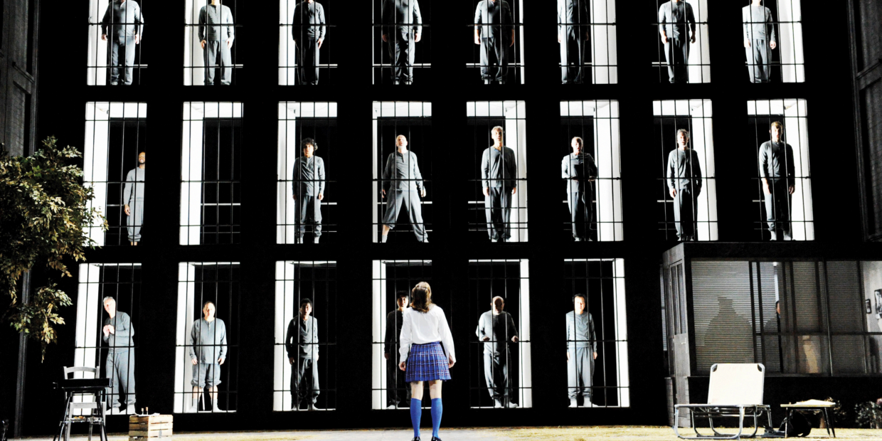 Chor hinter Gittern: „Fidelio“ am Hessischen Staatstheater Wiesbaden