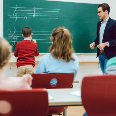Viele Programme wie „JeKi“ ergänzen den traditionellen schulmusikalischen Unterricht