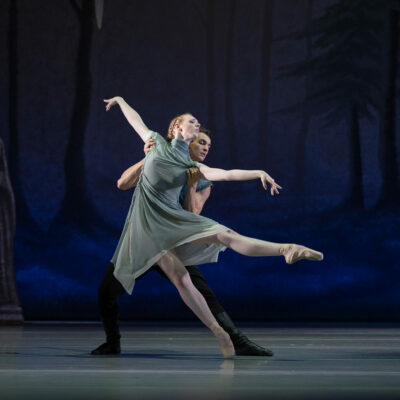 Andris Plucis choreografiert den Tanz-Klassiker „Giselle“ am Landestheater Eisenach klug aus gegenwärtiger Perspektive