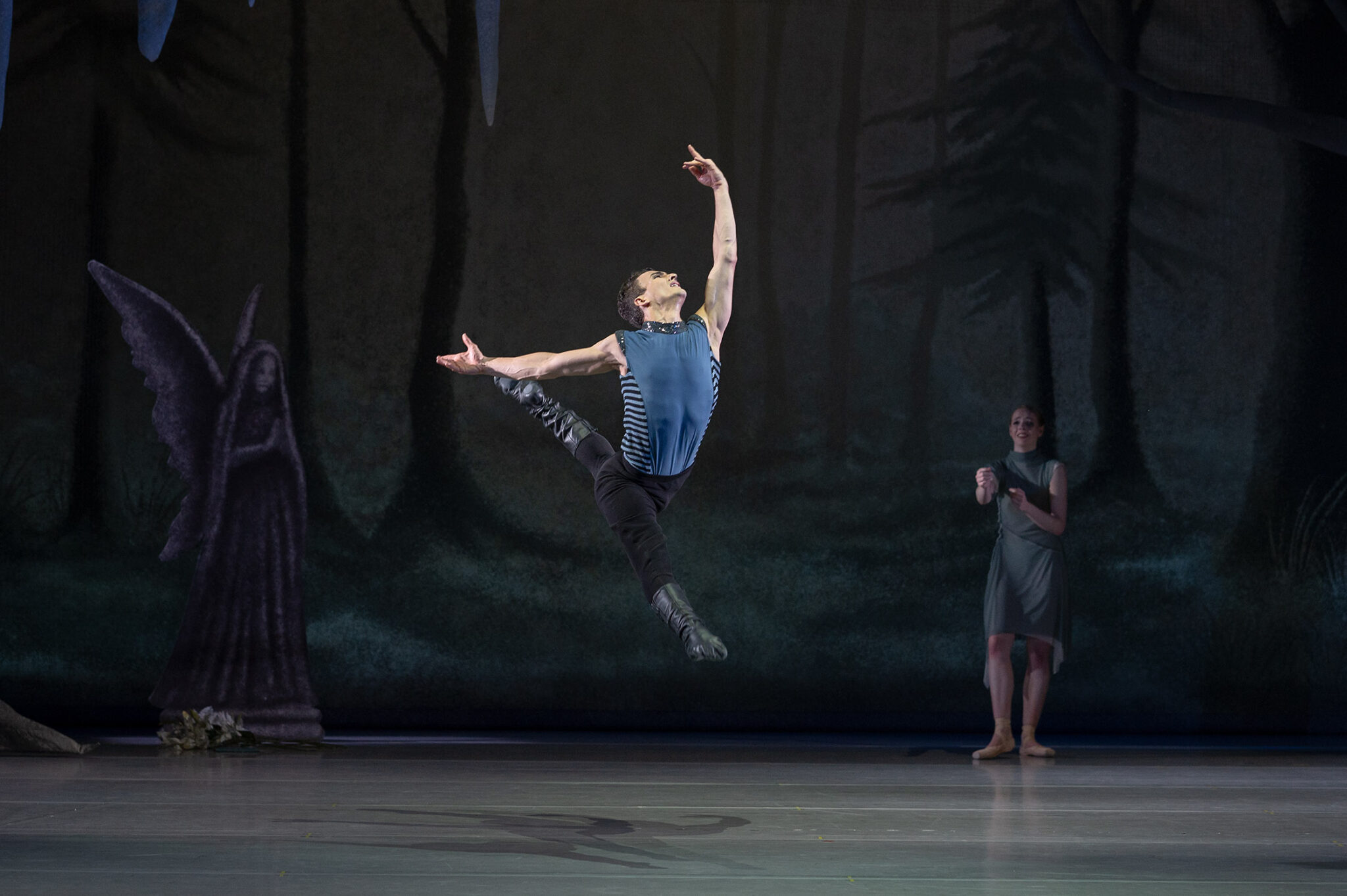 Szenenbild aus „Giselle“ am Landestheater Eisenach