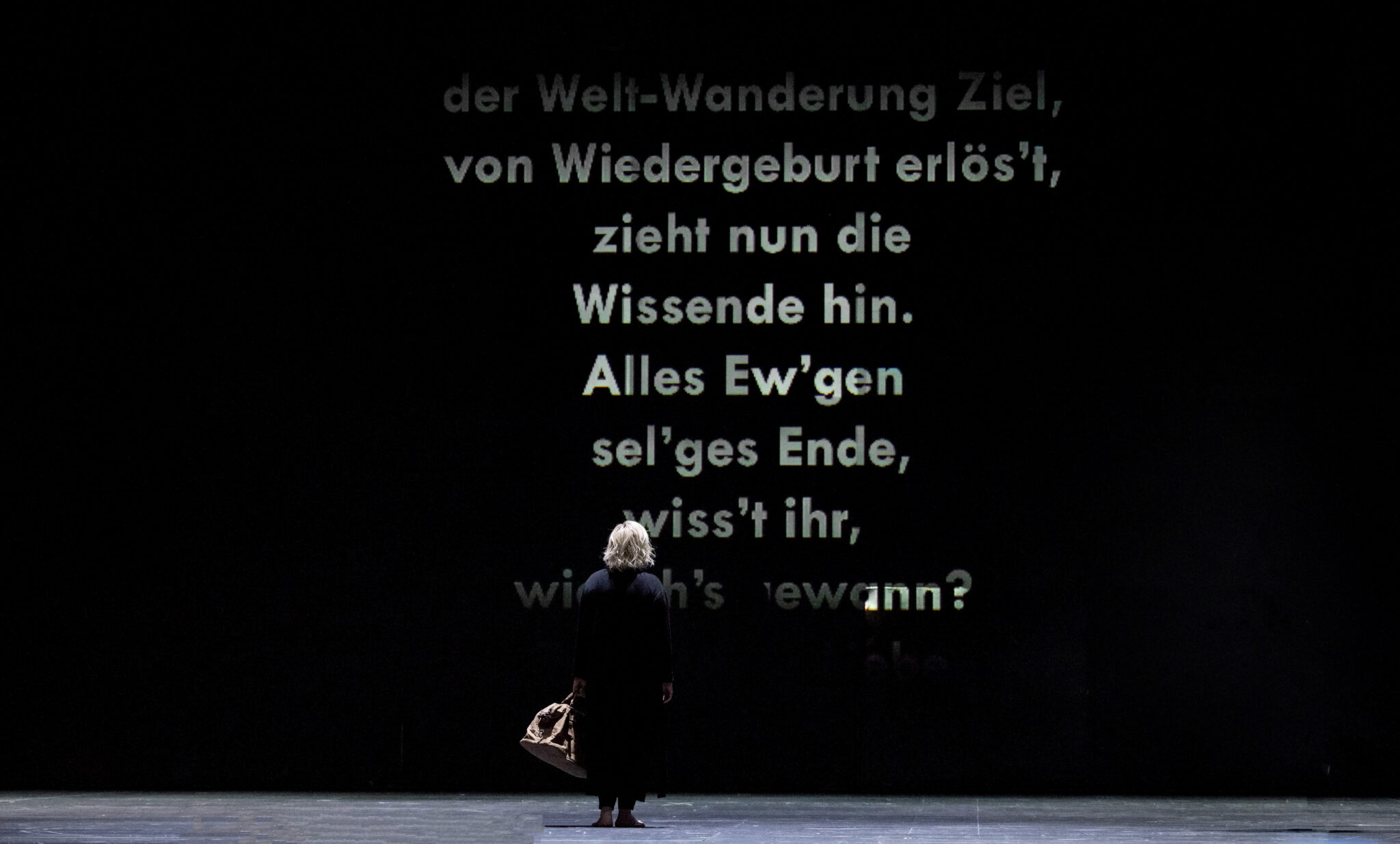 Szenenbild aus „Götterdämmerung“ an der Staatsoper Berlin