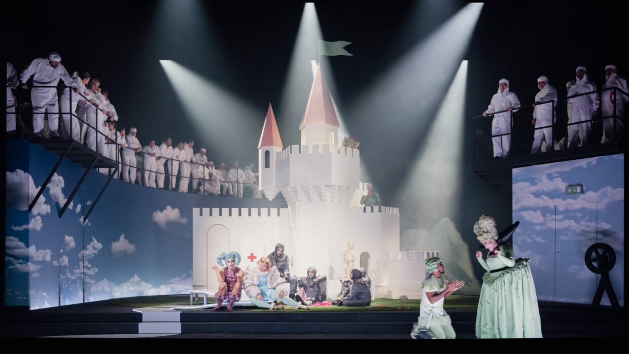 Szenenbild aus „L'Amour des trois oranges“ an der Opéra national de Lorraine