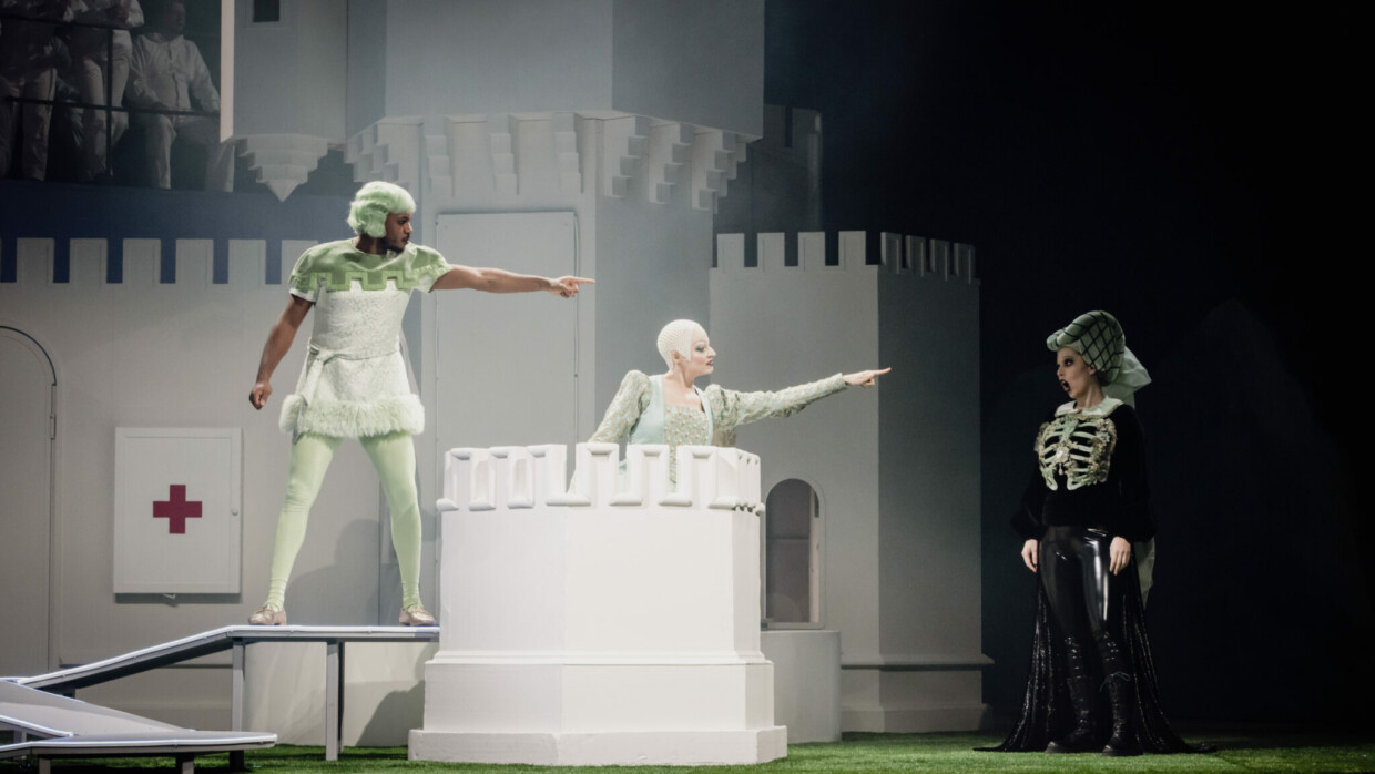 Szenenbild aus „L'Amour des trois oranges“ an der Opéra national de Lorraine