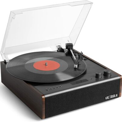 Der Eastwood Signature Bluetooth-Plattenspieler von Victrola passt in jede Wohnung
