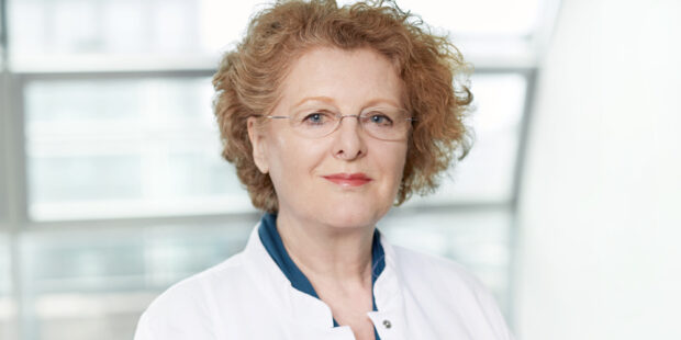 Regelmäßig fürs Publikum im Einsatz: Fach- und Theaterärztin Dr. Angela von Elling