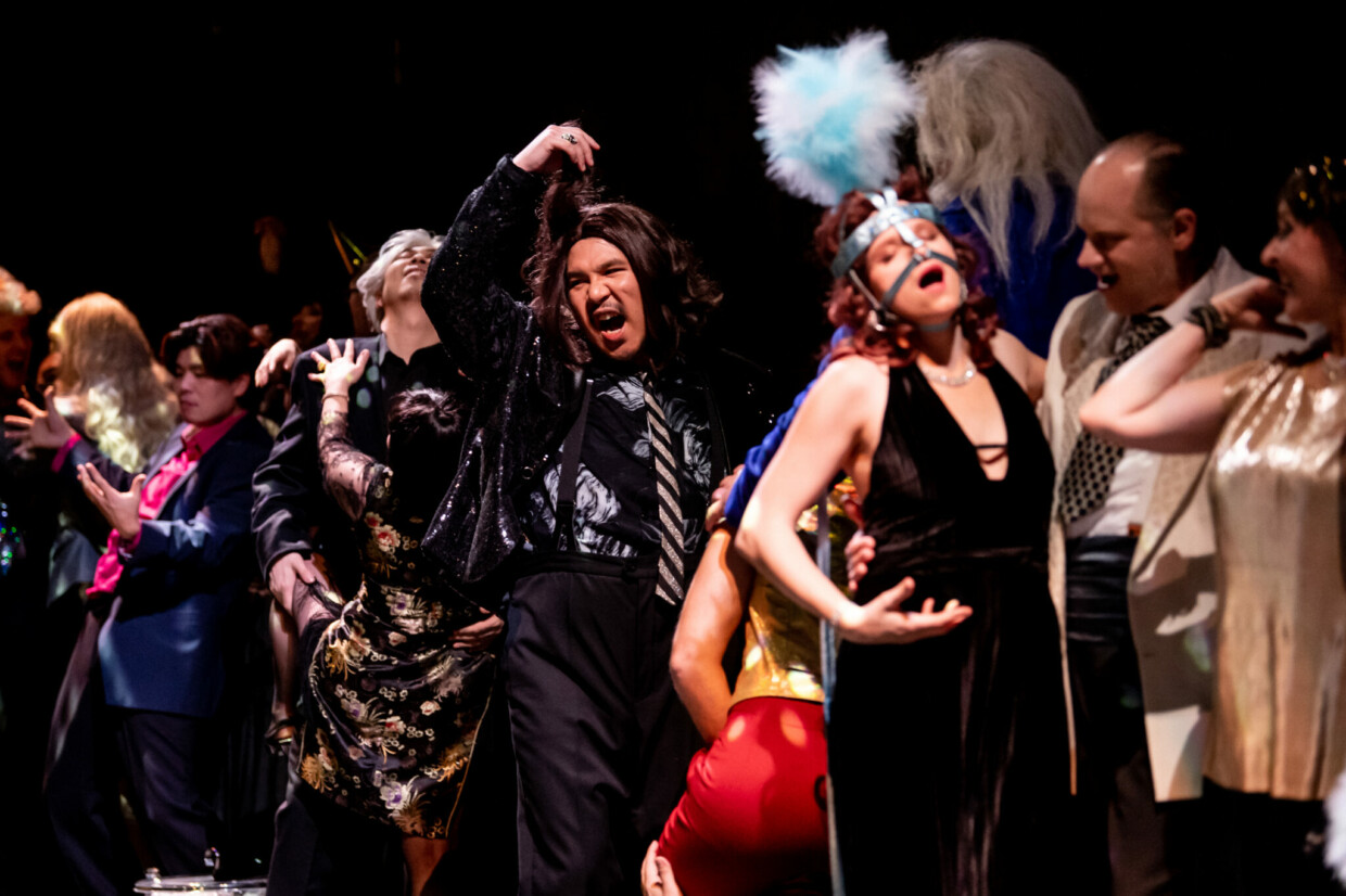 Szenenbild aus „La traviata“ am Theater Vorpommern