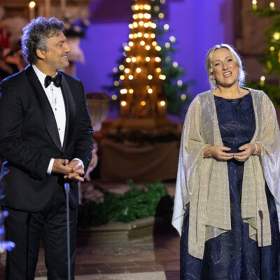 Tenor Jonas Kaufmann und Sopranistin Diana Damrau singen ein weihnachtliches Duett in der erzgebirgischen St. Annenkirche.