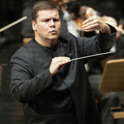 Als Dirigent möchte Andris Poga den Dingen auf den Grund gehen, nicht dem oberflächlichen Effekt nachjagen.