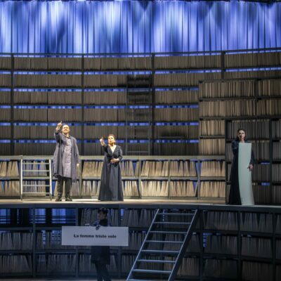 Tiago Rodrigues wagt in seiner Inszenierung von „Tristan und Isolde“ in Nancy reichlich Brechtianische Brechung.