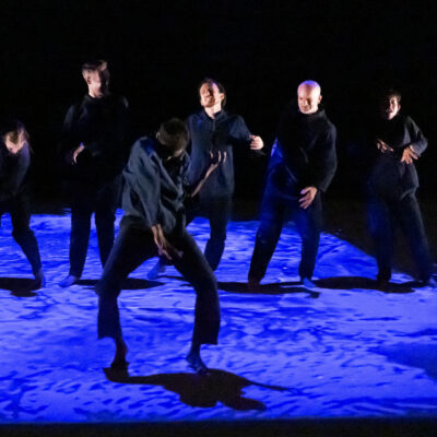 Bei der Tanzbiennale Heidelberg choreografiert Shooting-Star Oona Doherty „Navy Blue“ zu Rachmaninows zweitem Klavierkonzert.