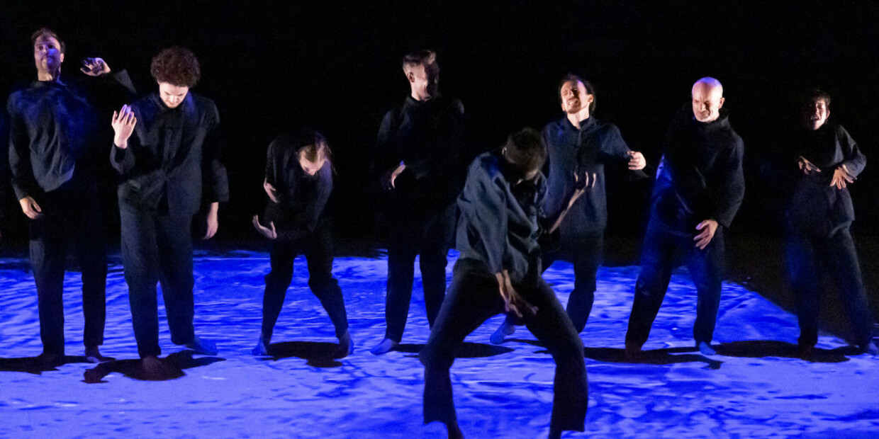 Bei der Tanzbiennale Heidelberg choreografiert Shooting-Star Oona Doherty „Navy Blue“ zu Rachmaninows zweitem Klavierkonzert.