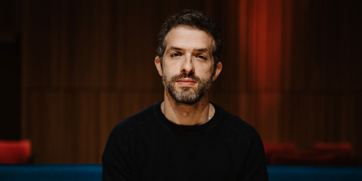 Leitet ab Sommer 2025 das Philharmonische Staatsorchester Hamburg: Omer Meir Wellber