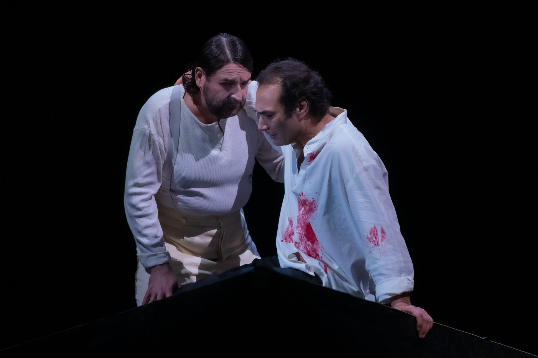 Szenenbild aus „Tristan und Isolde“ am Hochromantische Töne zu schlichten Bildwelten: „Tristan und Isolde“ am Opéra National Capitole Toulouse