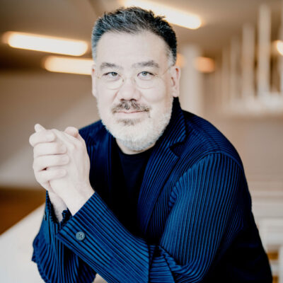 Bleibt dem NDR Elbphilharmonie Orchester noch bis 2029 als Chefdirigent erhalten: Alan Gilbert