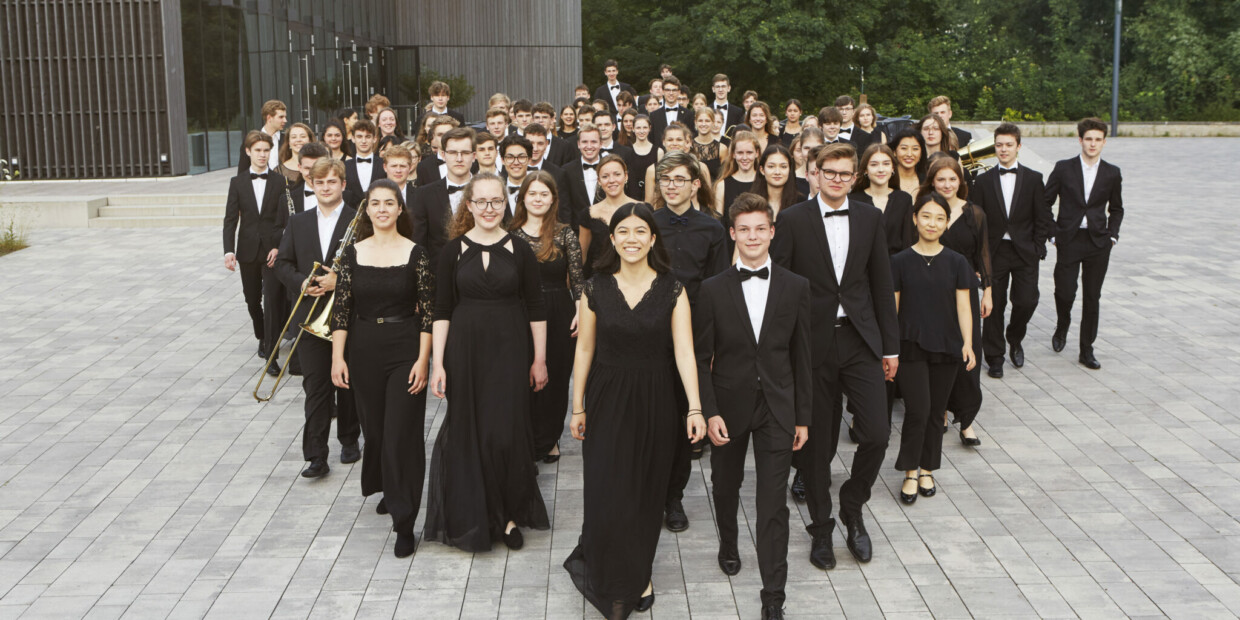 BJO, Bundesjugendorchester in und ausserhalb der Tauber Philharmonie in Weikersheim