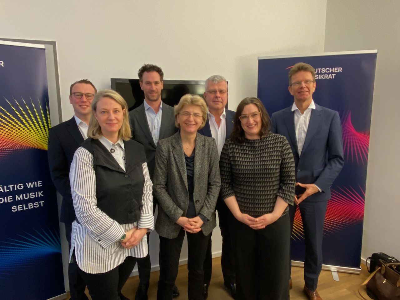 Jurysitzung in Berlin (v.l.) Felix Husmann, Christiane Winter-Thumann, Gregor Burgenmeister, Antje Weithaas, Prof. Christian Höppner, Susanne Bánhidai und Gerald Mertens