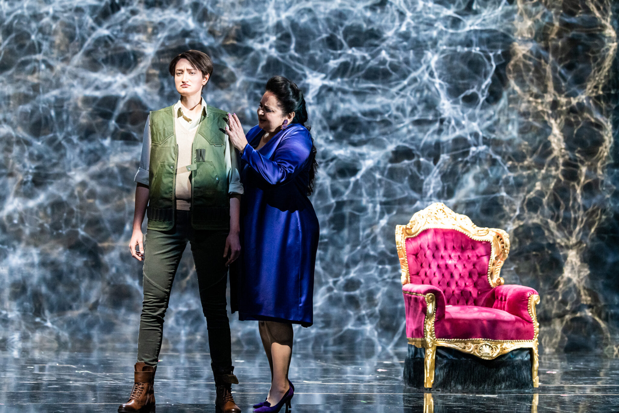 Szenenbild aus „Der Rosenkavalier“ an der Oper Halle