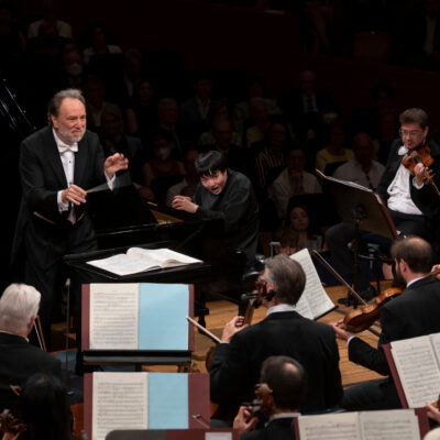 Das Lucerne Festival Orchestra unter Leitung von Riccardo Chailly und mit Mao Fujita als Solisten in Rachmaninows zweitem Klavierkonzert