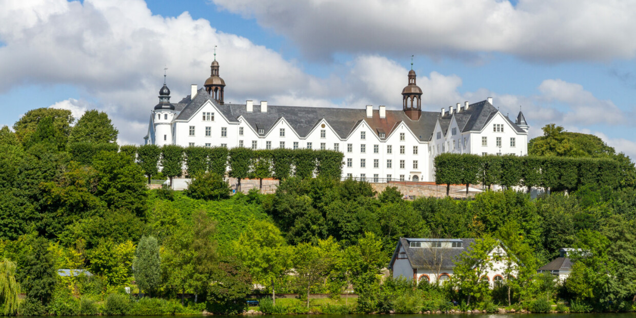 Früher residierten auf Schloss Plön Herzöge, heute kann man hier erlesenen Konzerten beiwohnen