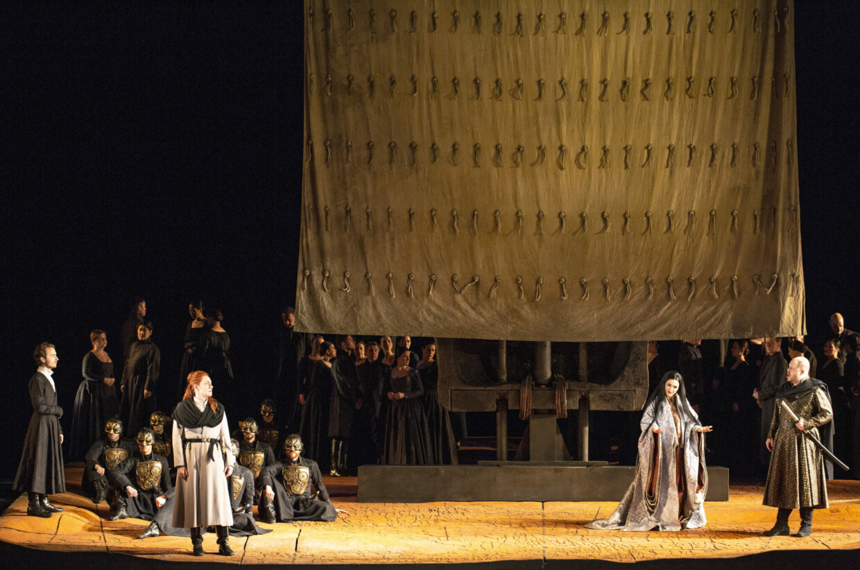 Szenenbild aus „Idomeneo“ an der Staatsoper Unter den Linden