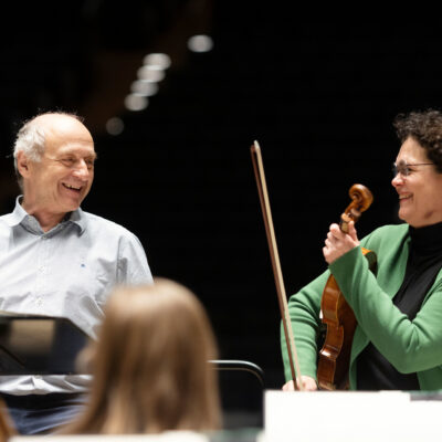 Dirigent Iván Fischer und Bratschistin Tabea Zimmermann bei Proben in der Münchner Isarphilharmonie