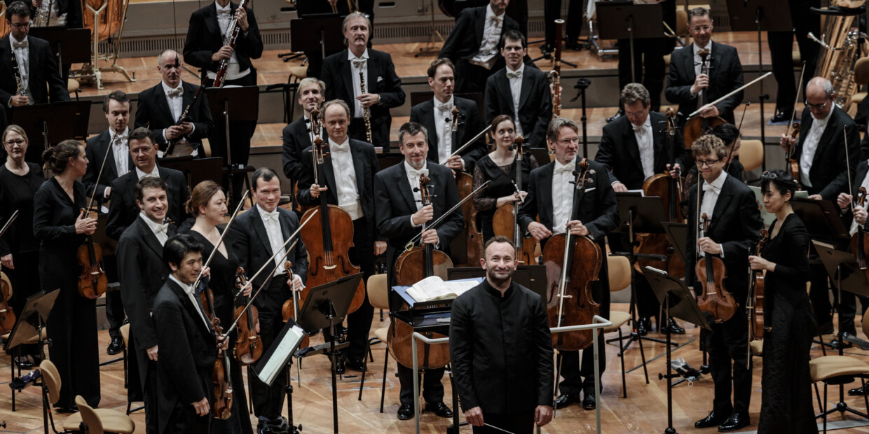 Die Berliner Philharmoniker mit ihrem Chefdirigenten Kirill Petrenko