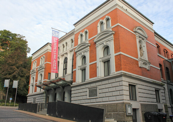 Wagnerwogen im Walzertakt am Schleswig-Holsteinischen Landestheater in Flensburg