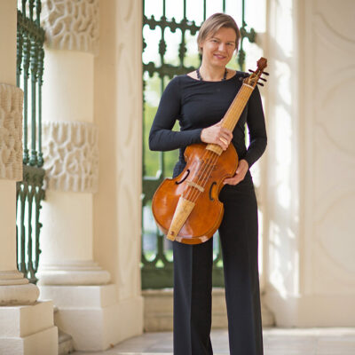 Präsentiert beim Musikfest Eichstätt Bach im neuen Klang­gewand: Heidi Gröger vom Gambenconsort Phantasm