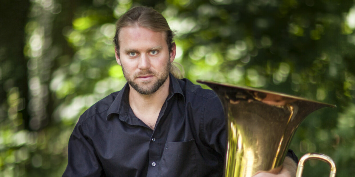 Spielt immer barfuß: Andreas Martin Hofmeir