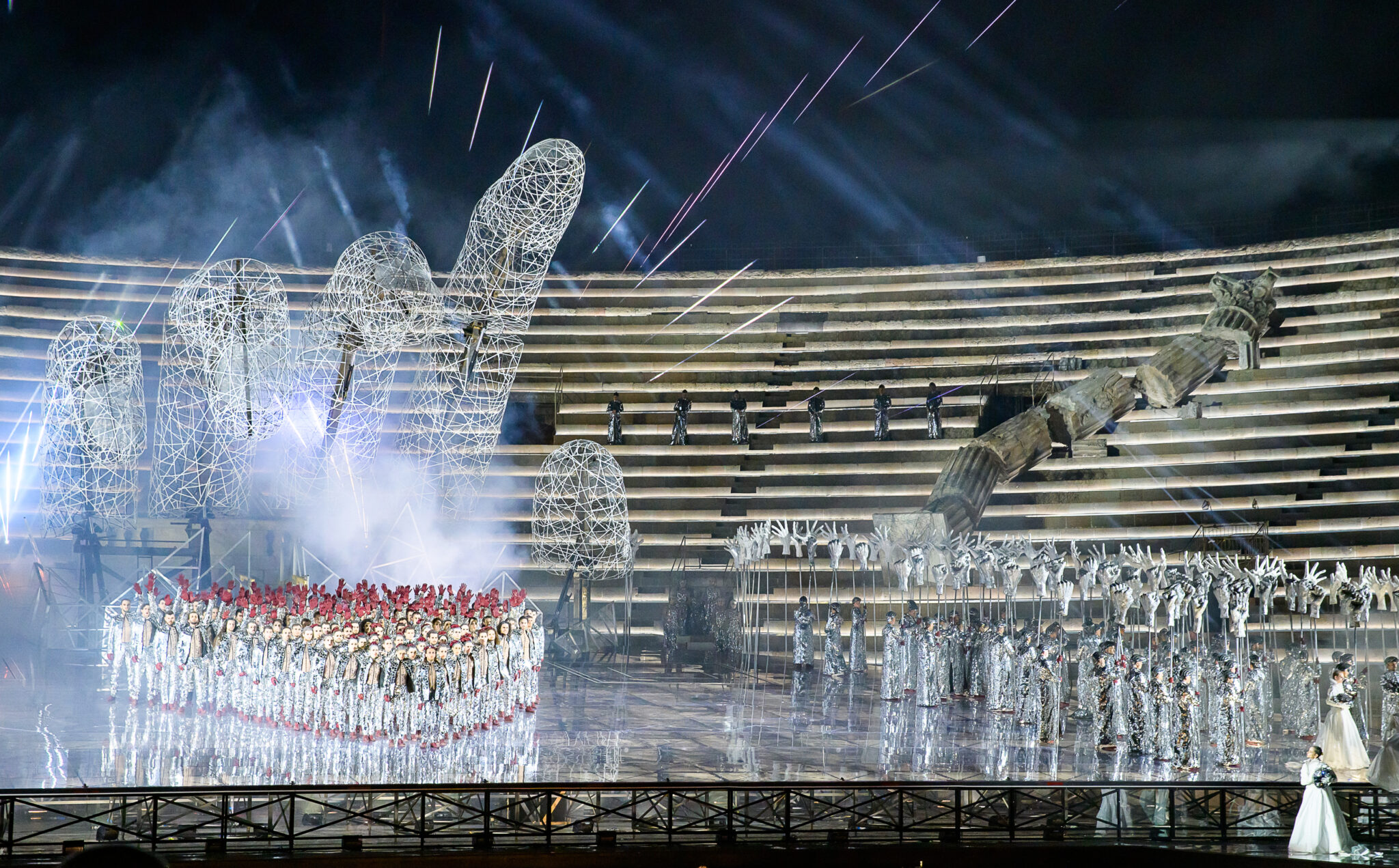 Nicht mehr aus der Zeit gefallen, doch immer noch bombastisch: die neue „Aida“-Produktion in der Arena di Verona
