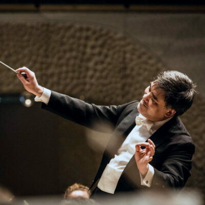 Chefdirigent Alan Gilbert leitet das NDR Elbphilharmonie Orchester zur Eröffnung des Schleswig-Holstein Musik Festival