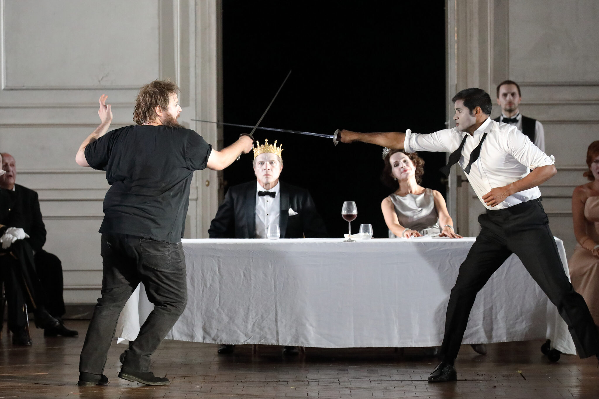 Szenenbild aus „Hamlet“ an der Bayerischen Staatsoper München