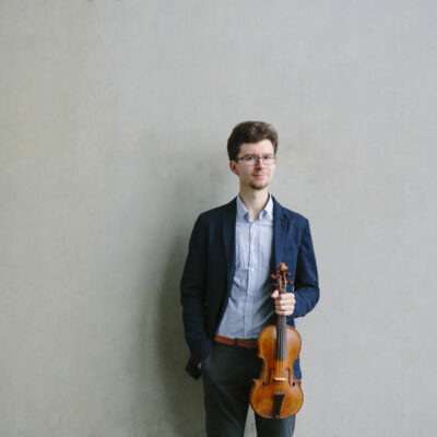 Unterrichtet Barockvioline an der Bremer Kunsthochschule: Evgeny Sviridov