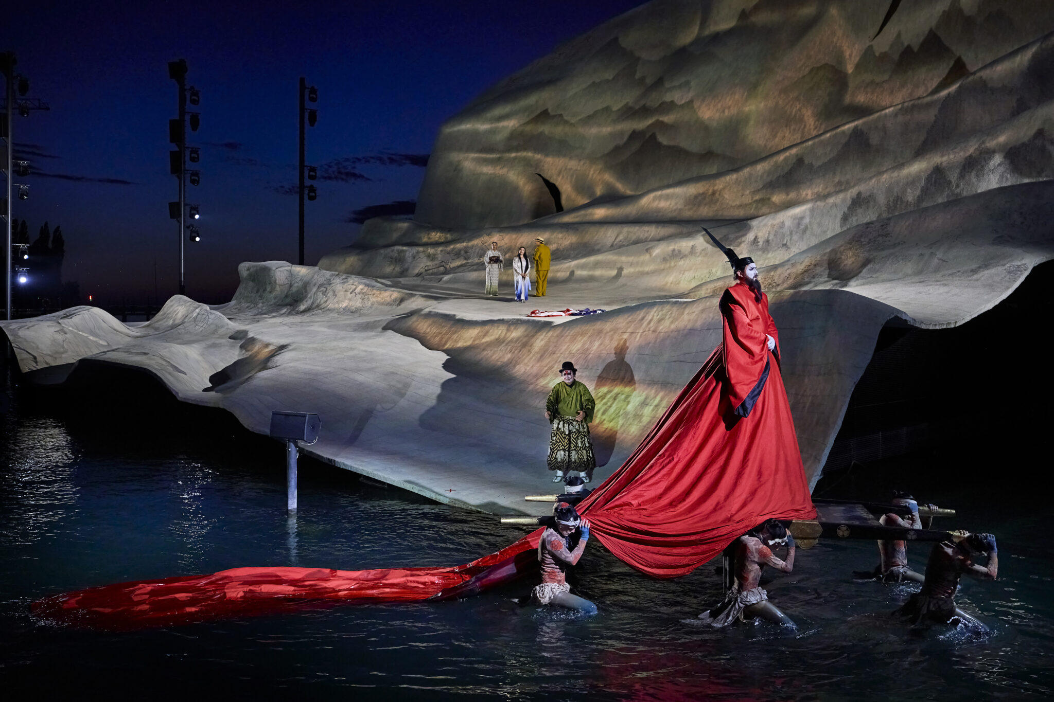 Szenenbild aus Puccinis „Madame Butterfly“ bei den Bregenzer Festspielen 2023