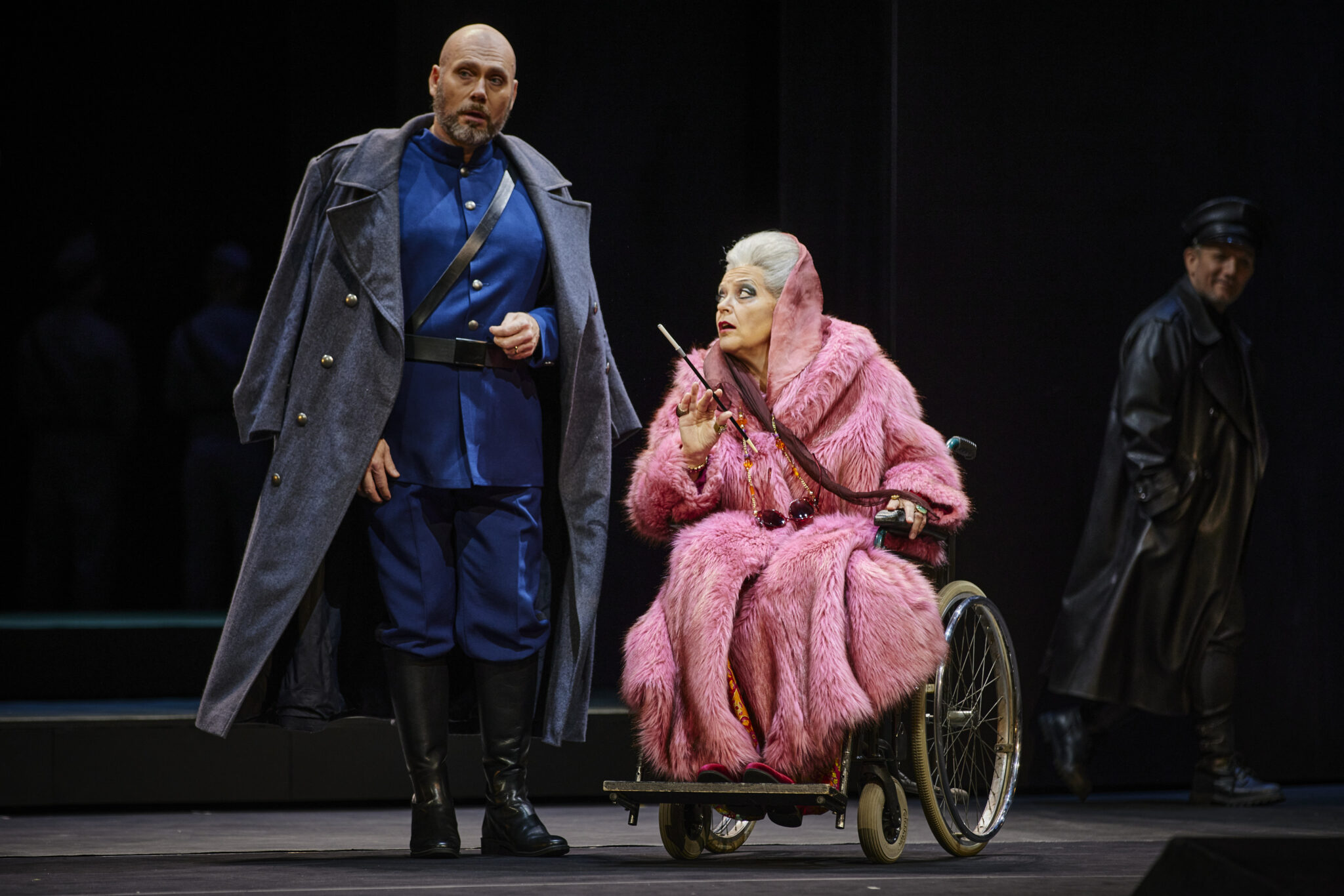 Szenenbild aus „Pique Dame“ an der Semperoper Dresden