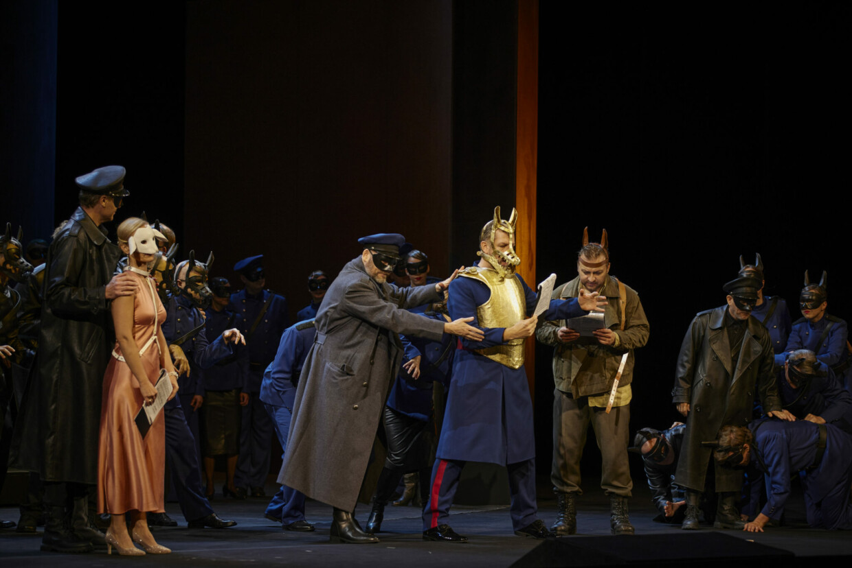 Szenenbild aus „Pique Dame“ an der Semperoper Dresden
