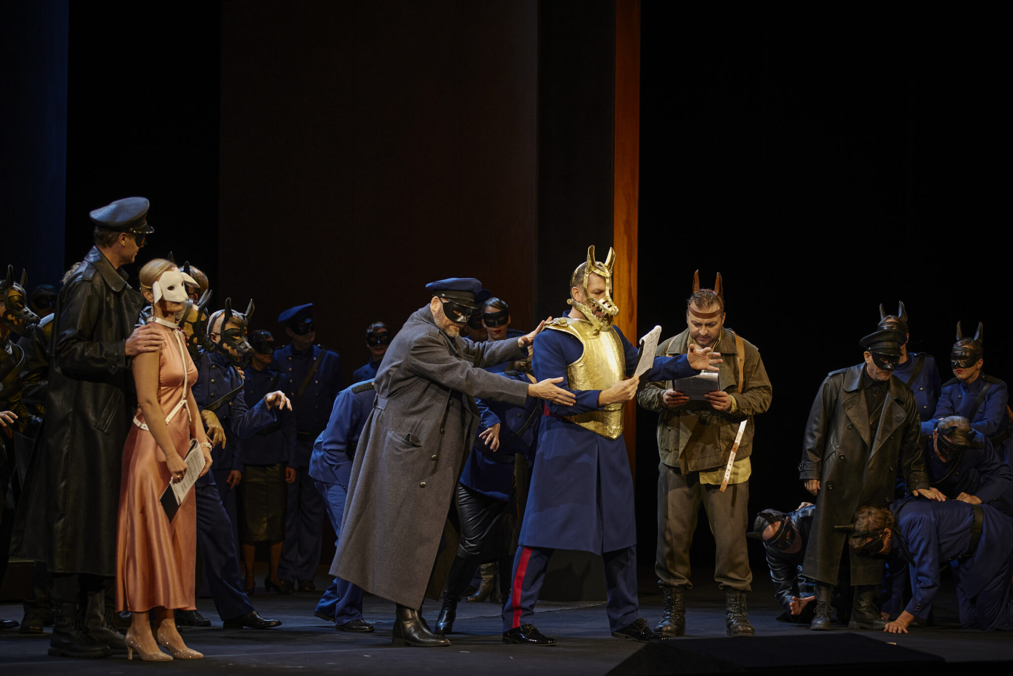 Szenenbild aus „Pique Dame“ an der Semperoper Dresden