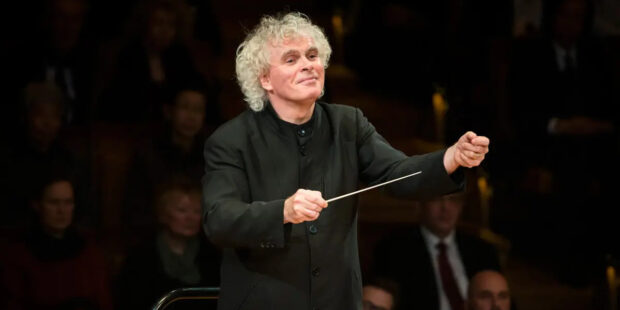 Versenkt sich in die Abgründe von Bergs „Wozzeck“-Partitur: Sir Simon Rattle