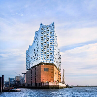 Bei Hitze lockt das Wasser – und ein erfrischender Elbphilharmonie Sommer