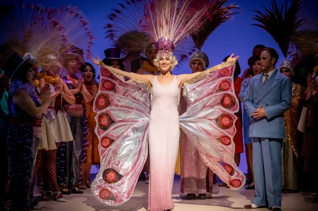 Meike Hartmann und Alexander Sprague in Abrahams „Die Blume von Hawaii“