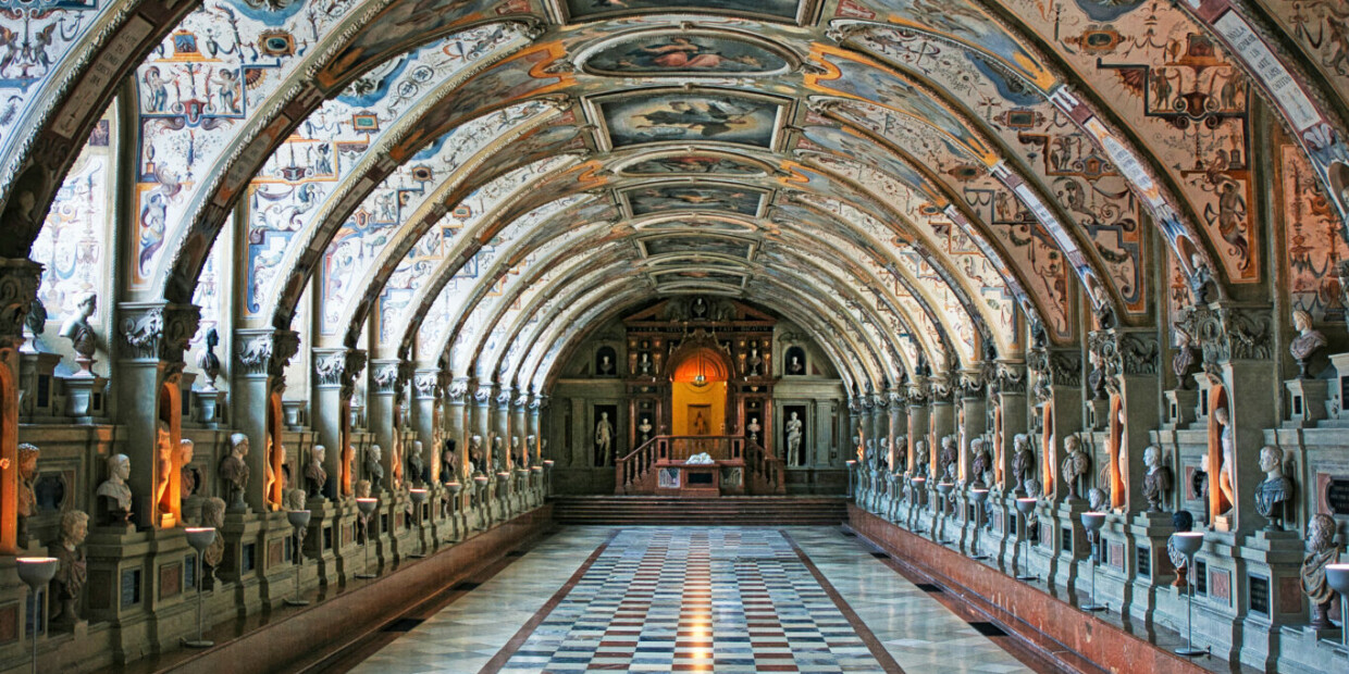 Auch hier spielt die Musik: das Antiquarium der Münchner Residenz