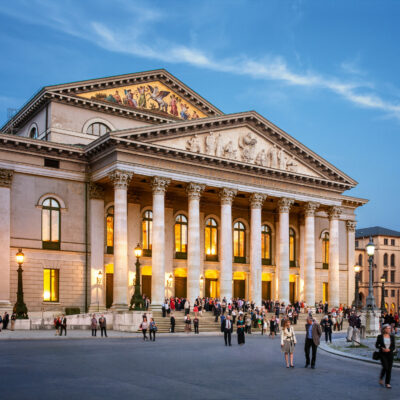 Aller kulturellen Vielfalt zum Trotz bleibt die Bayerische Staatsoper in München das musiktheatrale Epizentrum des Landes