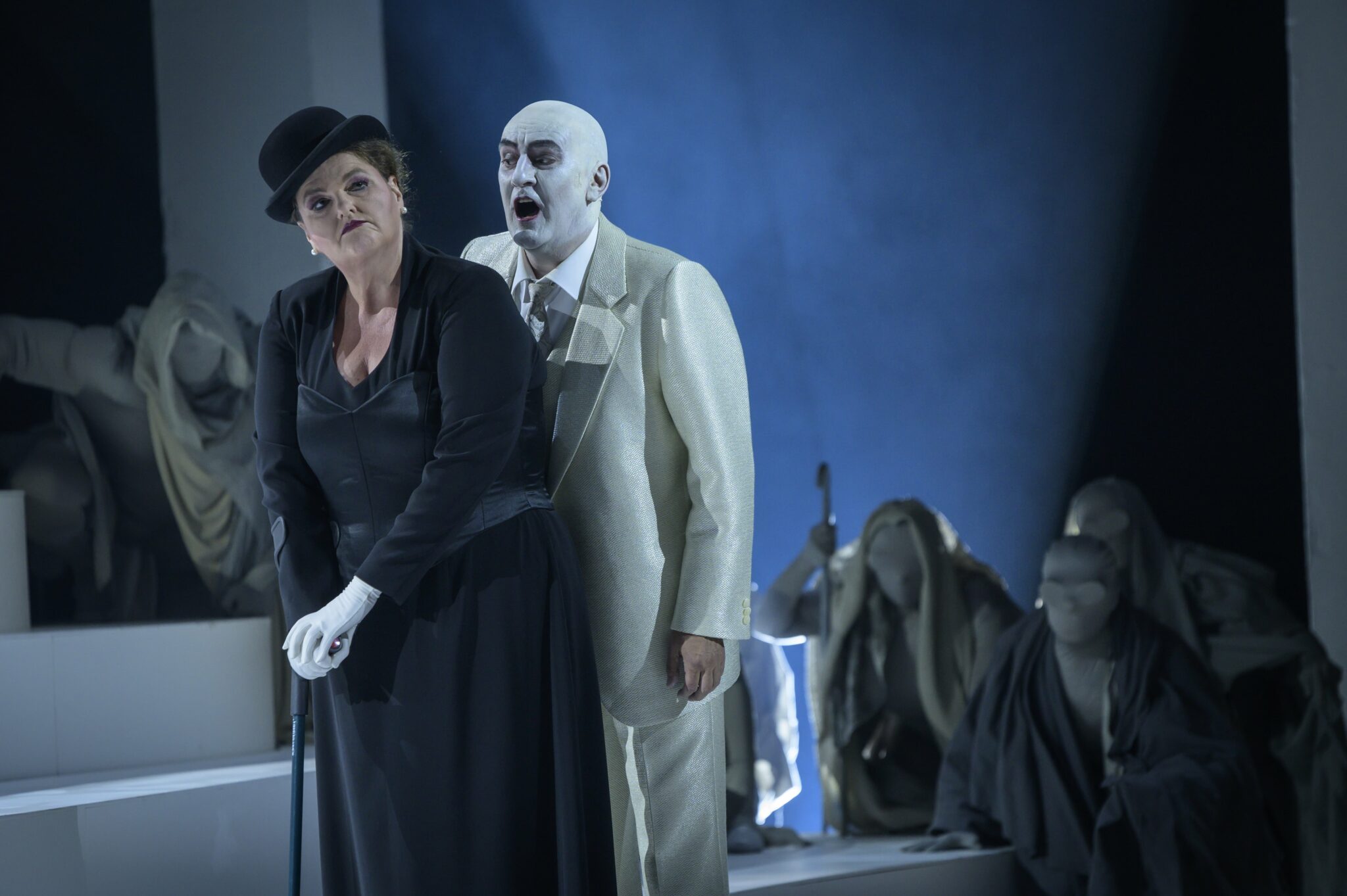 Irmgard Vilsmaier und Karl-Heinz Lehner in „Die Frau ohne Schatten“ an der Oper Köln